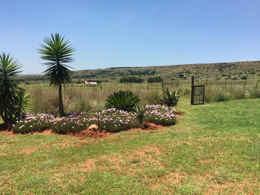 Sanctuary Life Guest Farm Hotel Magaliesburg Buitenkant foto