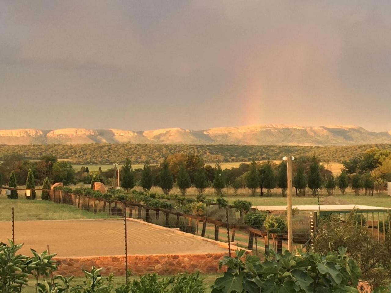 Sanctuary Life Guest Farm Hotel Magaliesburg Buitenkant foto